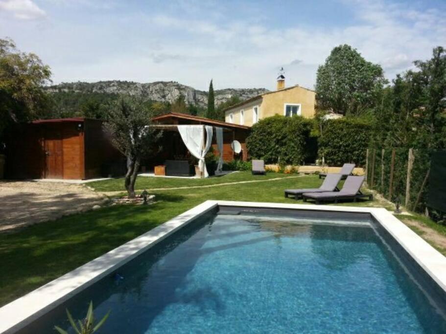 Le Cabanon Tendance Du Luberon Mérindol Extérieur photo