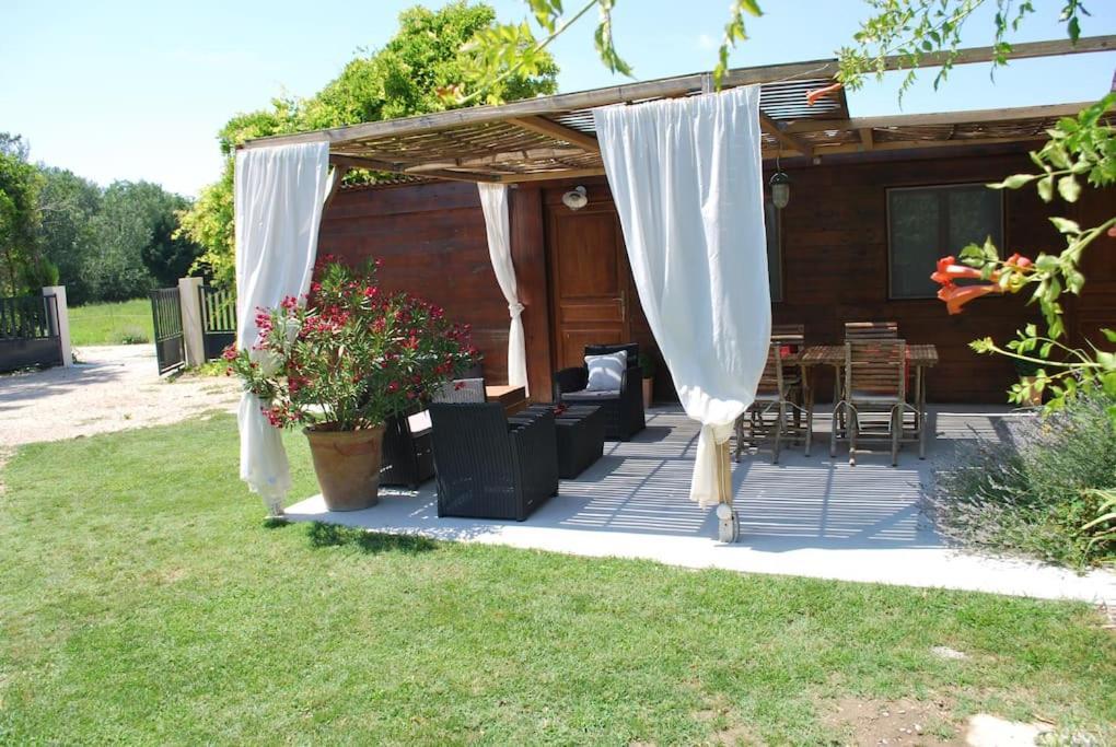 Le Cabanon Tendance Du Luberon Mérindol Extérieur photo