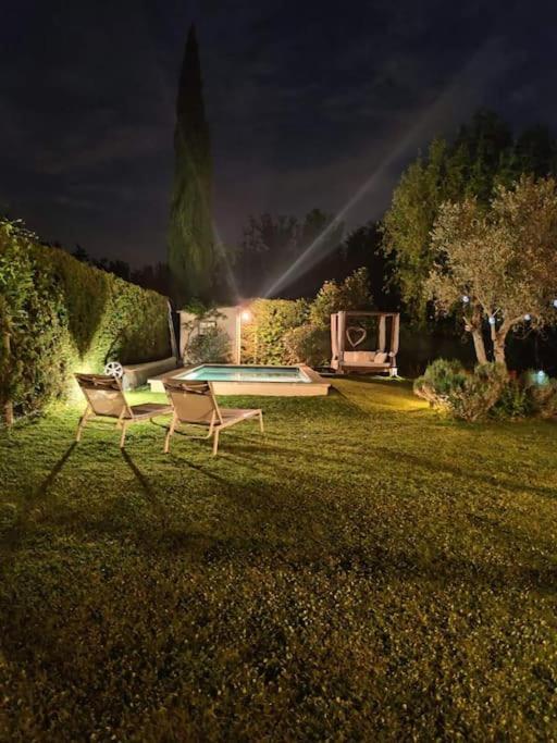 Le Cabanon Tendance Du Luberon Mérindol Extérieur photo